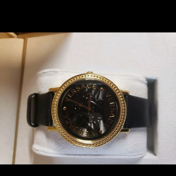 NEW Versace Women\'s Gold Medusa Collection Gold Mesh Watch 36mm